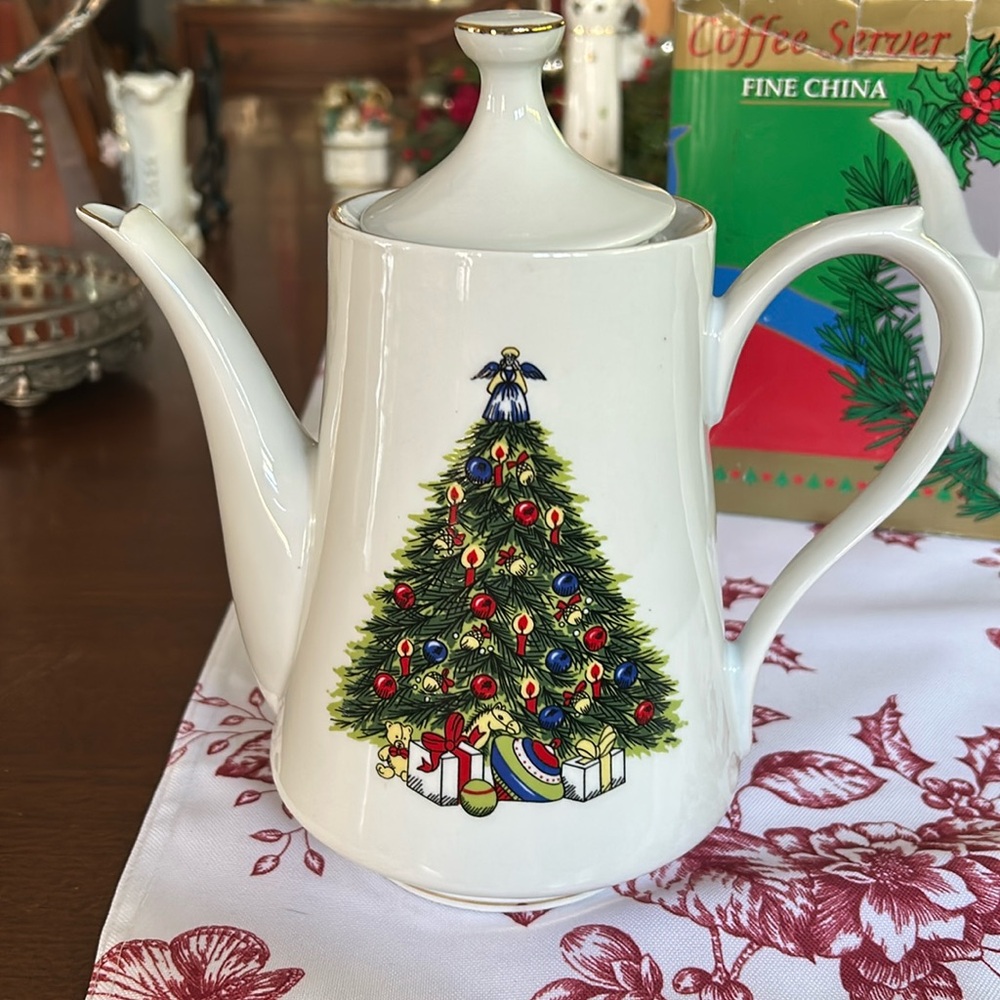 World Bazaars Christmas Coffee Server